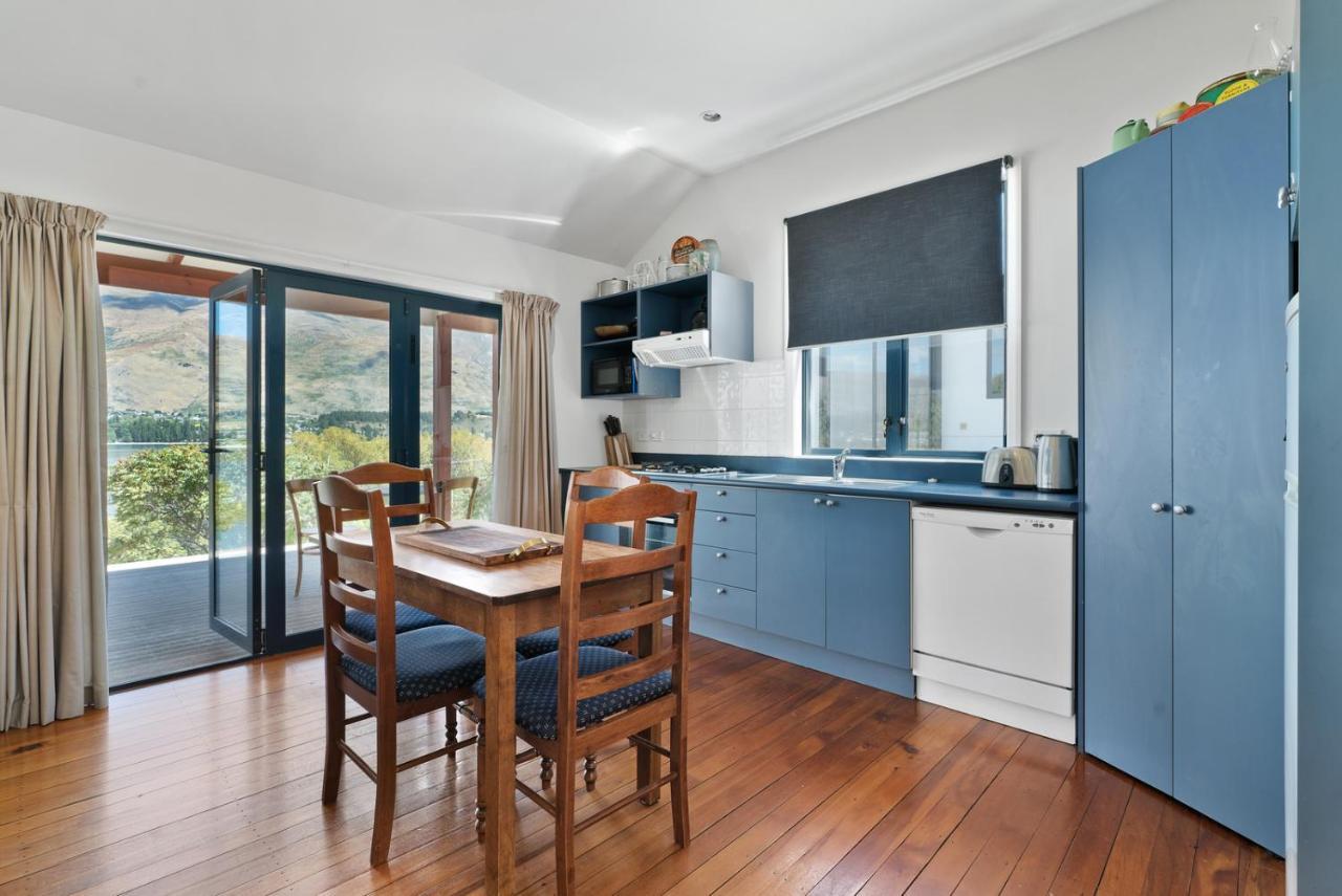 Holiday home The Lakefront Gem - *