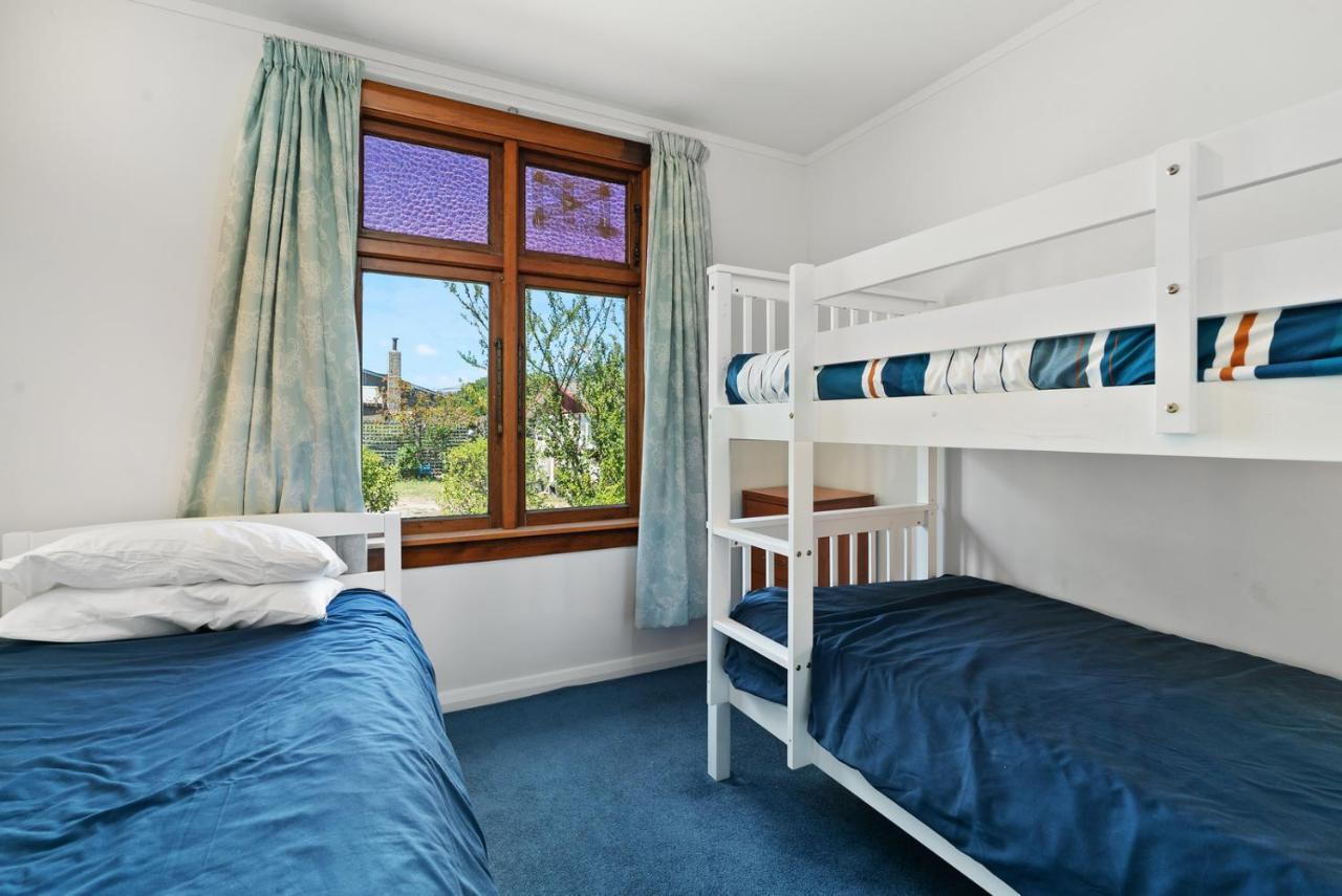 Holiday home The Lakefront Gem - *