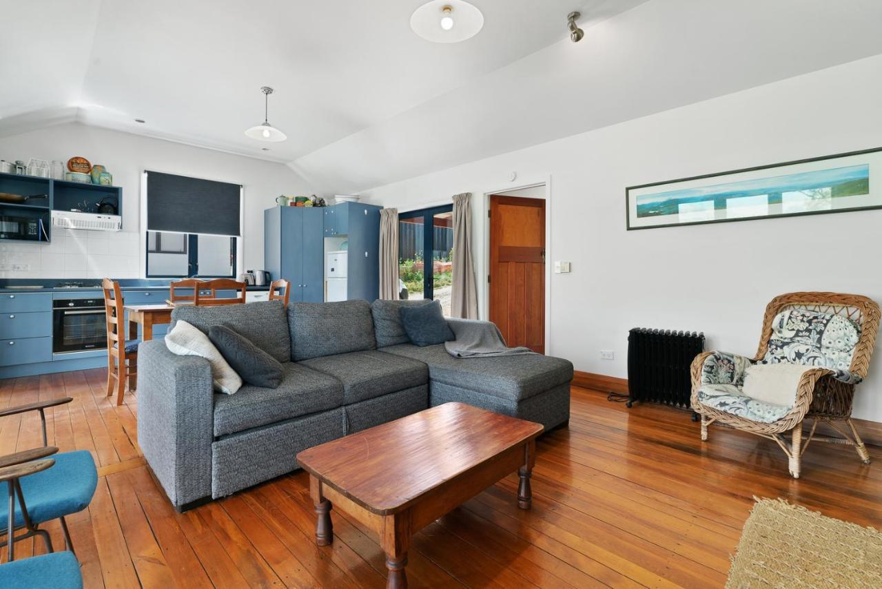 The Lakefront Gem - Holiday home *