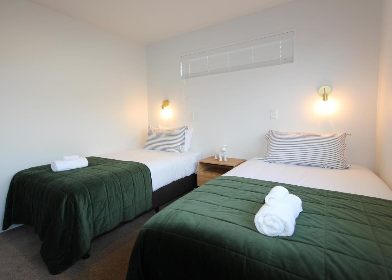 3 - Sunny Brand New House Wanaka