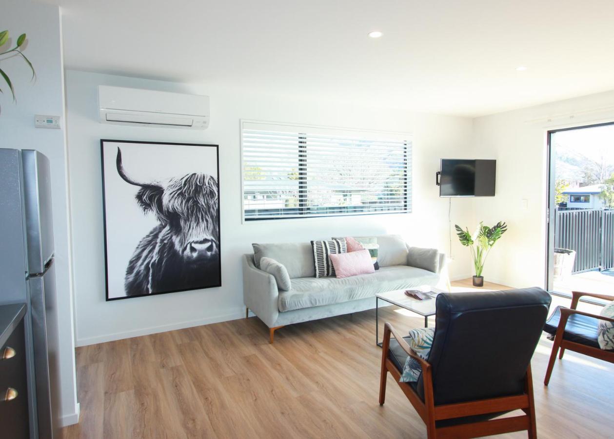 3 - Sunny Brand New House * Wanaka