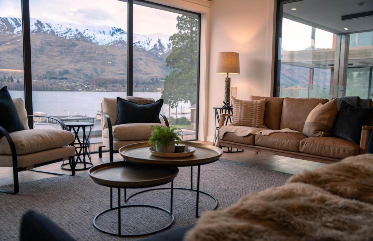 Genoa - Sleeps 6 - Lakefront Apartment *