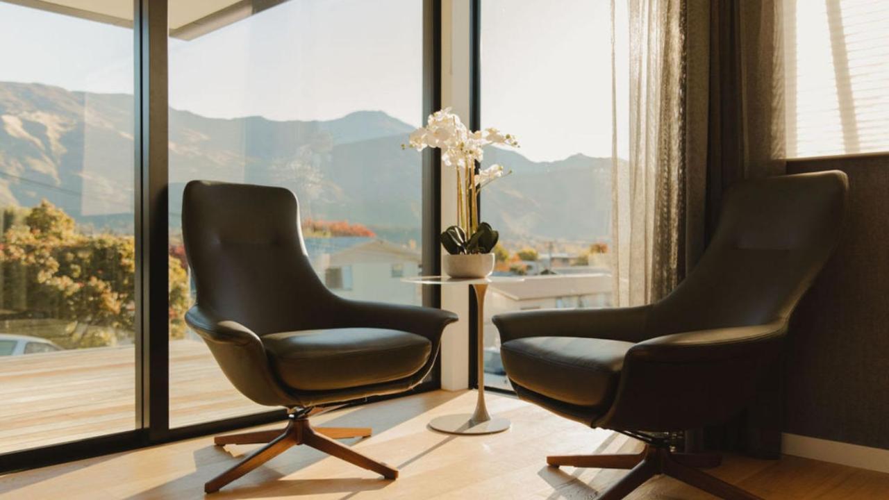 Aurora, Luxury In The Heart Of