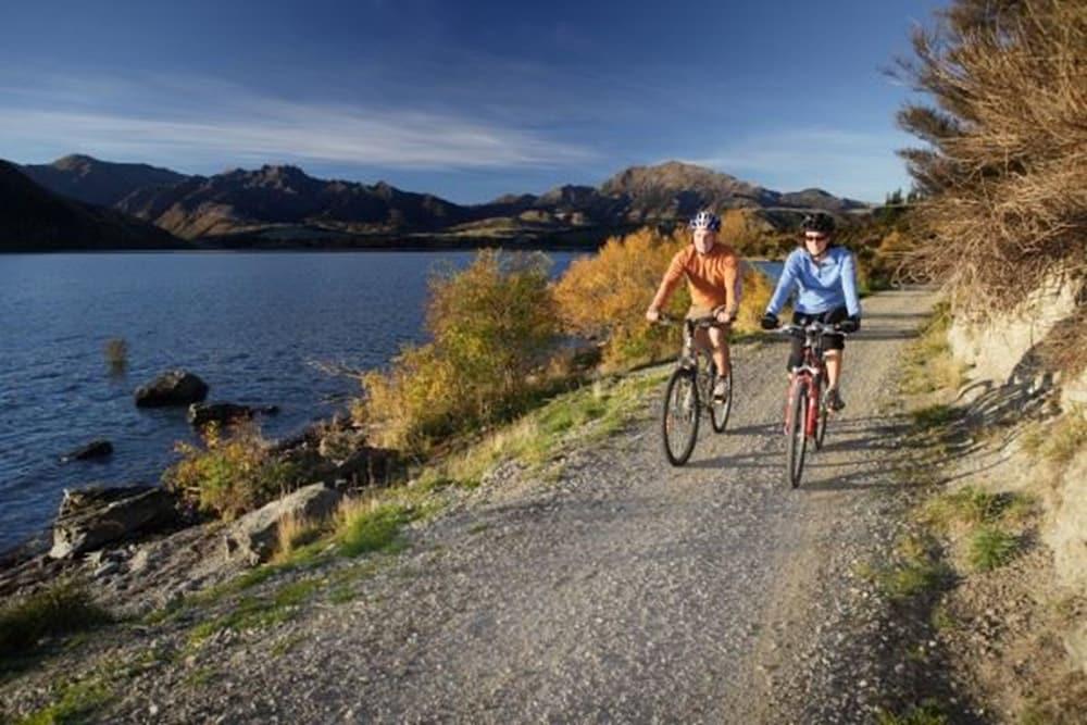 Wanaka Hotel 3*