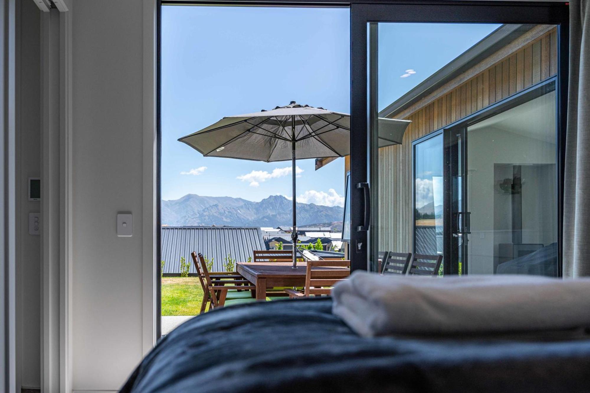 Breathtaking Mountain Panorama Holiday home Wanaka