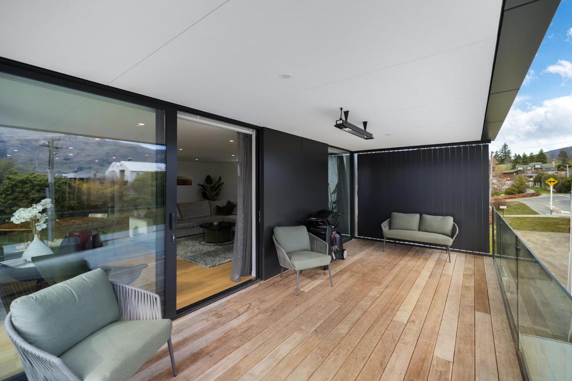 Aurora, Luxury In The Heart Of Villa