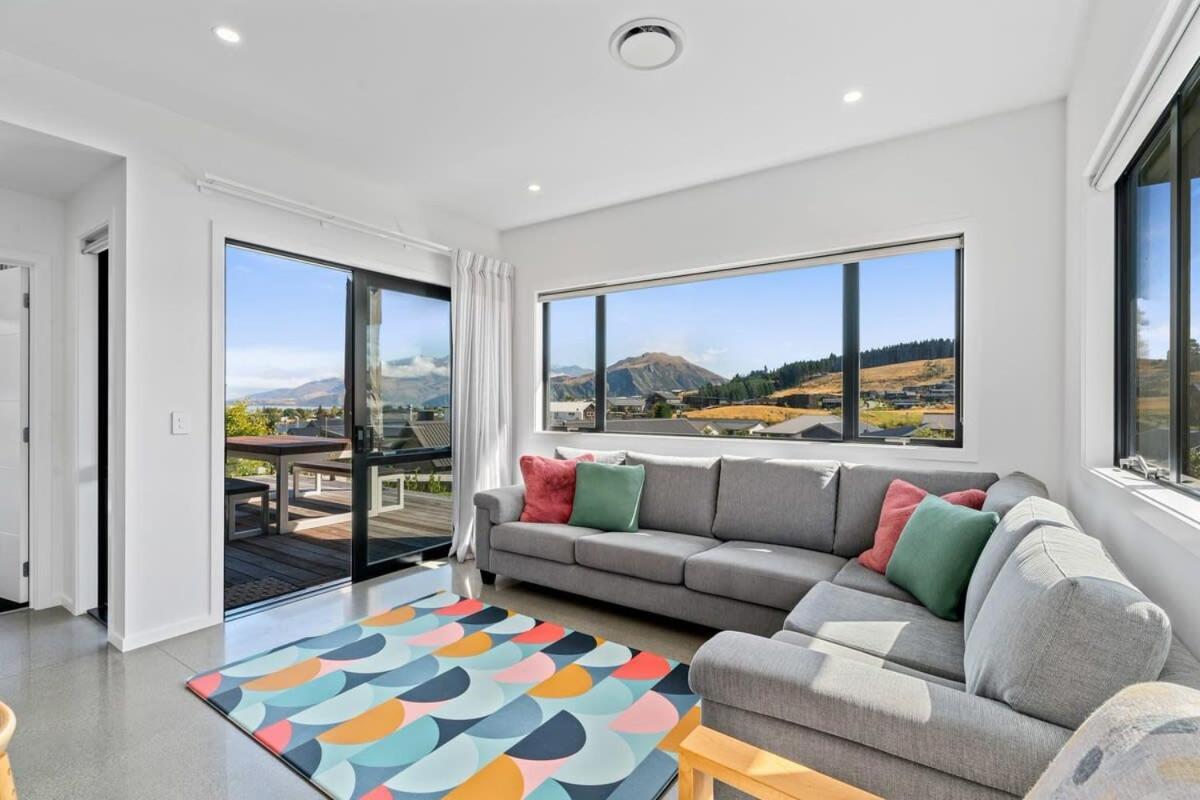 Views On Farrant Holiday home Wanaka