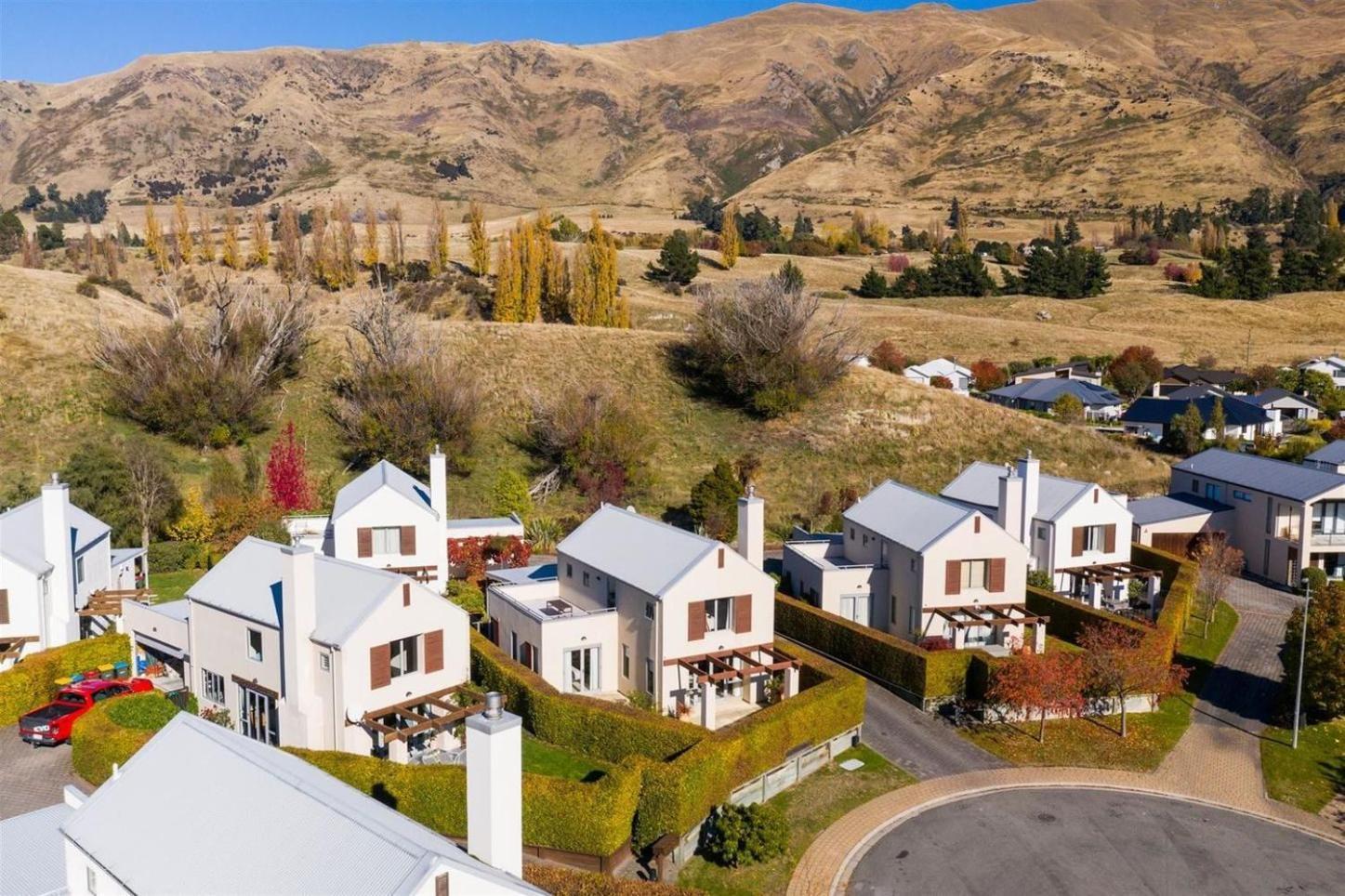 A Away From In Wanaka