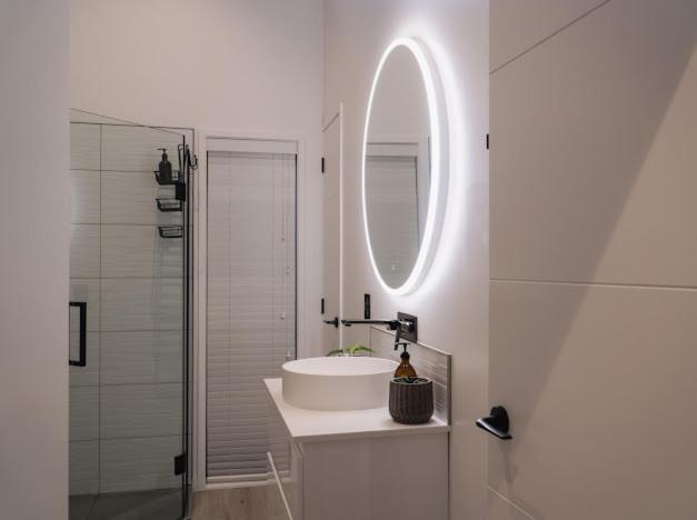 Boutique One Bedroom Haven Apartment *