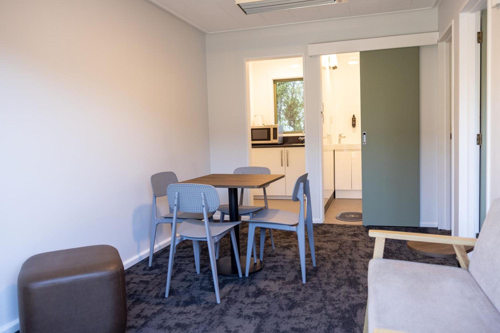 Haka House Hostel *