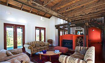 Riverrun Lodge *