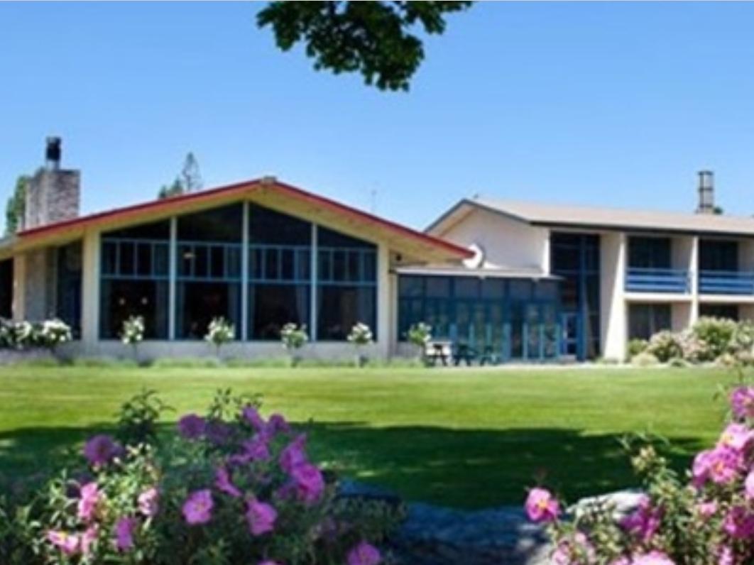 Wanaka Hotel 3*