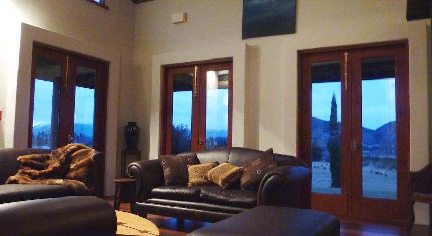 Riverrun Lodge *