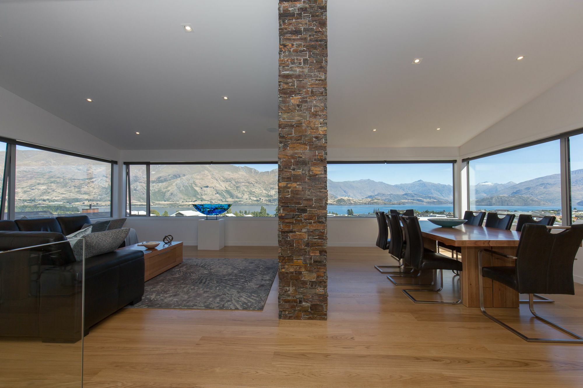Forest Heights - Sleeps 8 - & Mountain Views - Pool & Sauna Holiday home Wanaka