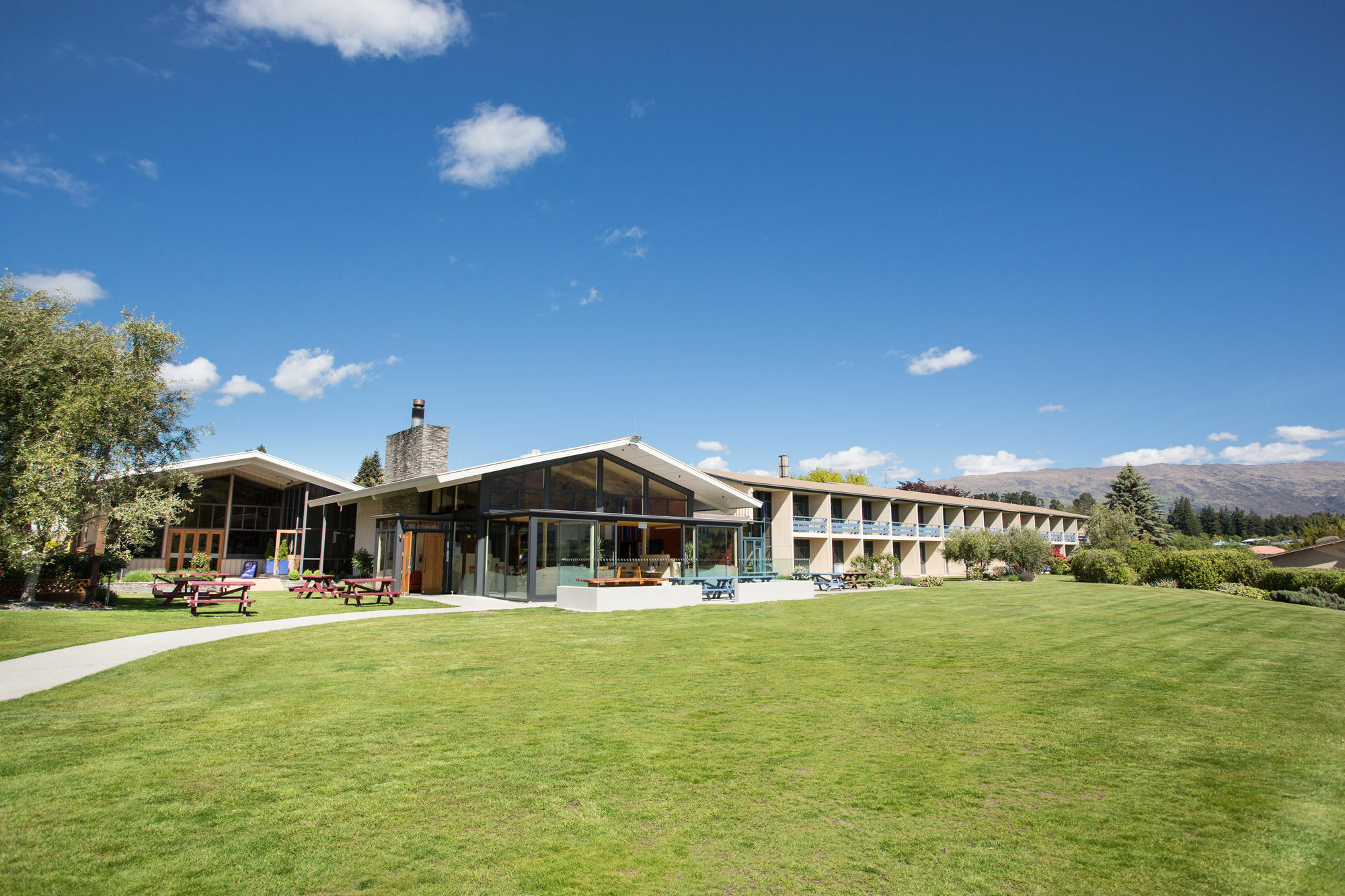 Wanaka Hotel 3*