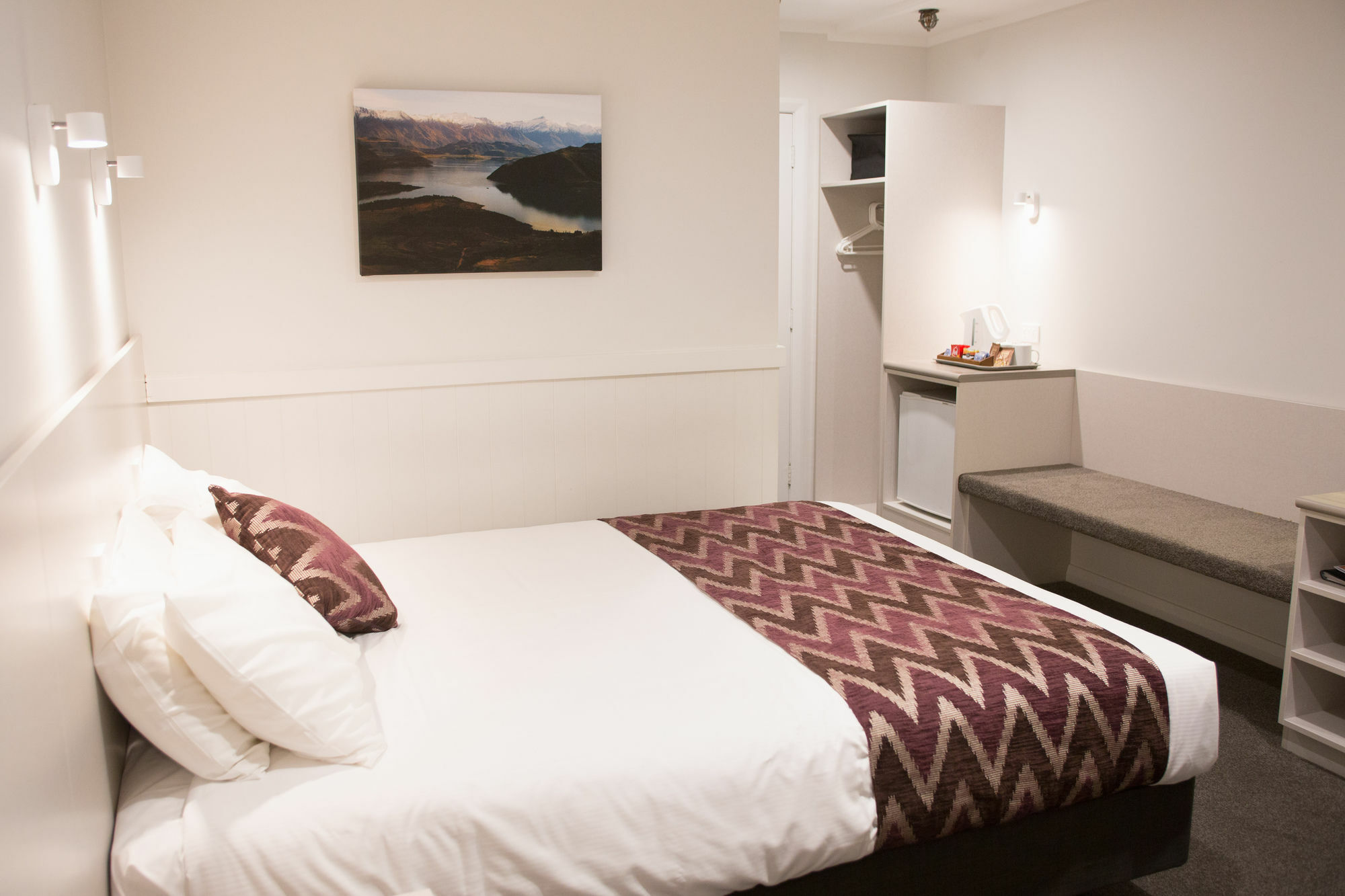 Wanaka Hotel 3*