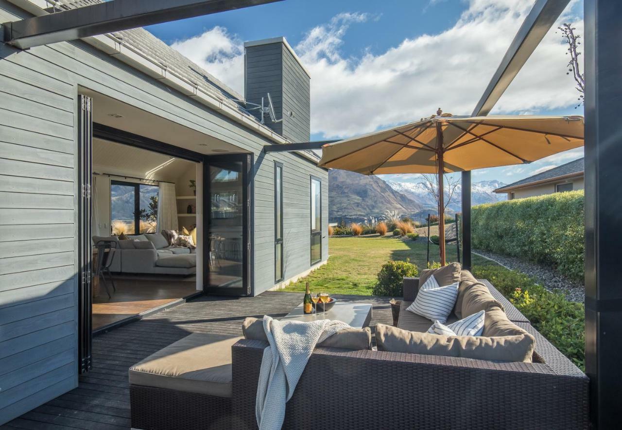 Black Peak Views Villa *