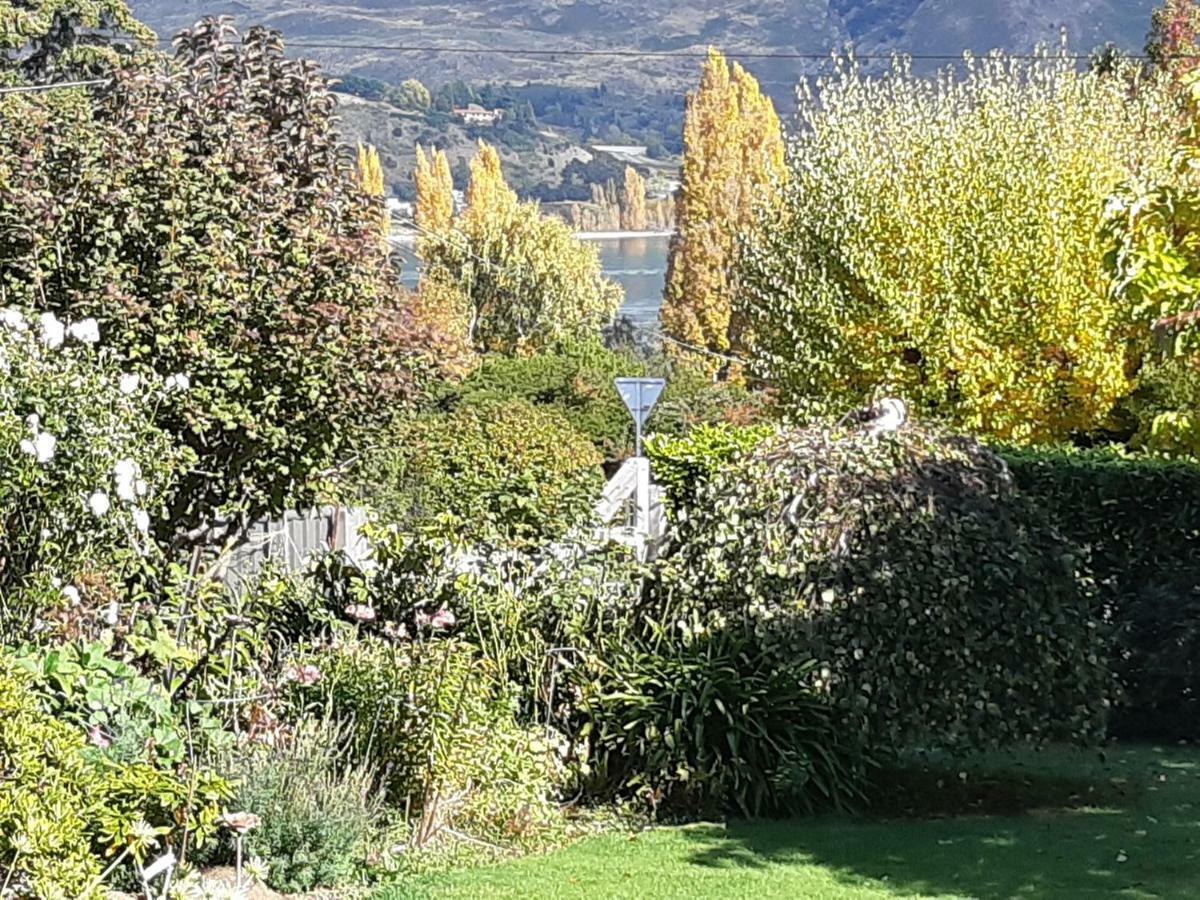 Central | Lake & Mtn Views | Well Appointed Apartment Wanaka