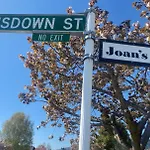 Joan\'S @ 21
