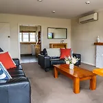 Townside Treat - Wanaka Holiday Home