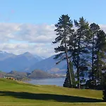 Golfcourse Road Chalets And Lodge