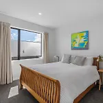 Peak Retreat - Wanaka Holiday Home