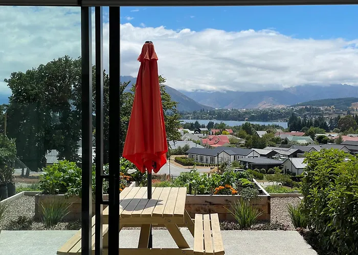 Lake Views - New Apartment With Room To Relax