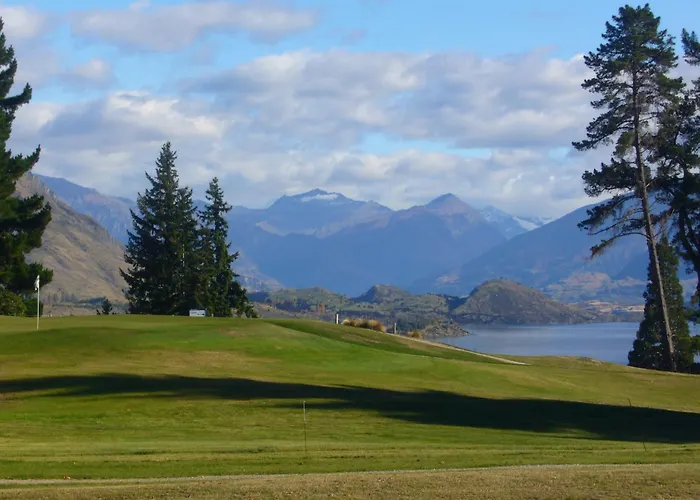 Golfcourse Road Chalets And Lodge