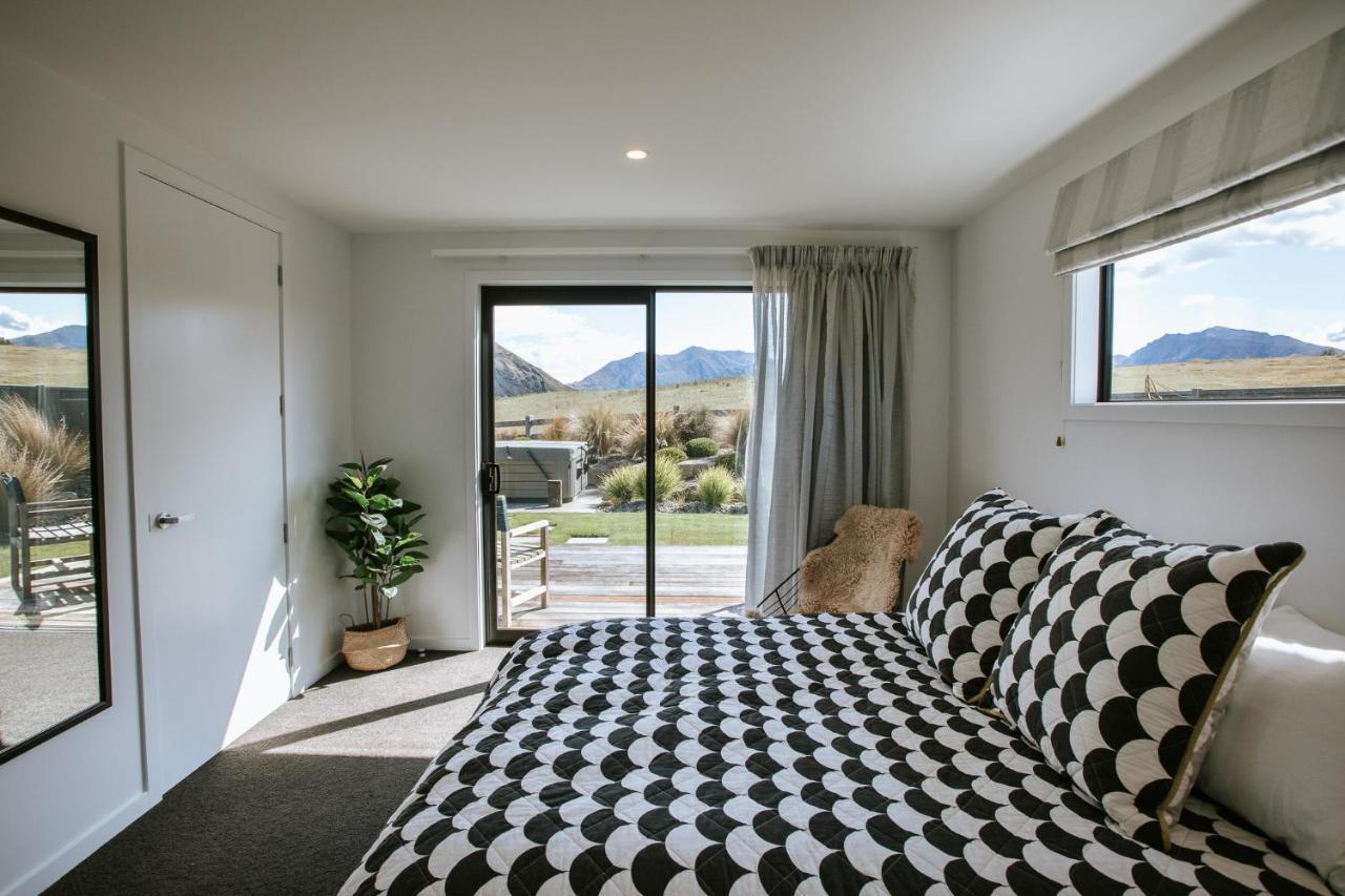 Holiday home Bull Ridge Retreat - Sleeps 6 - Pool - Sauna - Mountain Views Wanaka