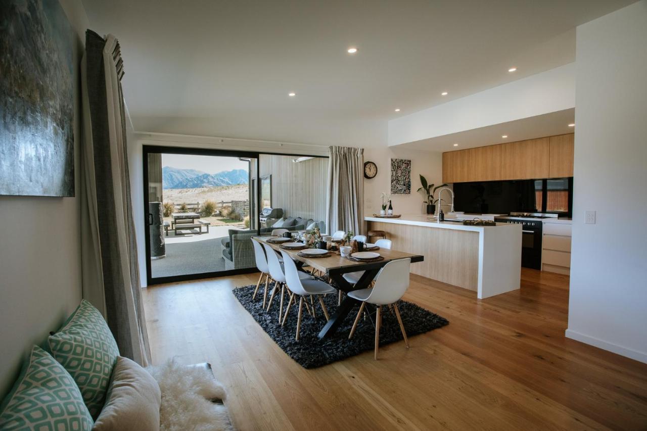 Bull Ridge Retreat - Sleeps 6 - Pool - Sauna - Mountain Views Holiday home