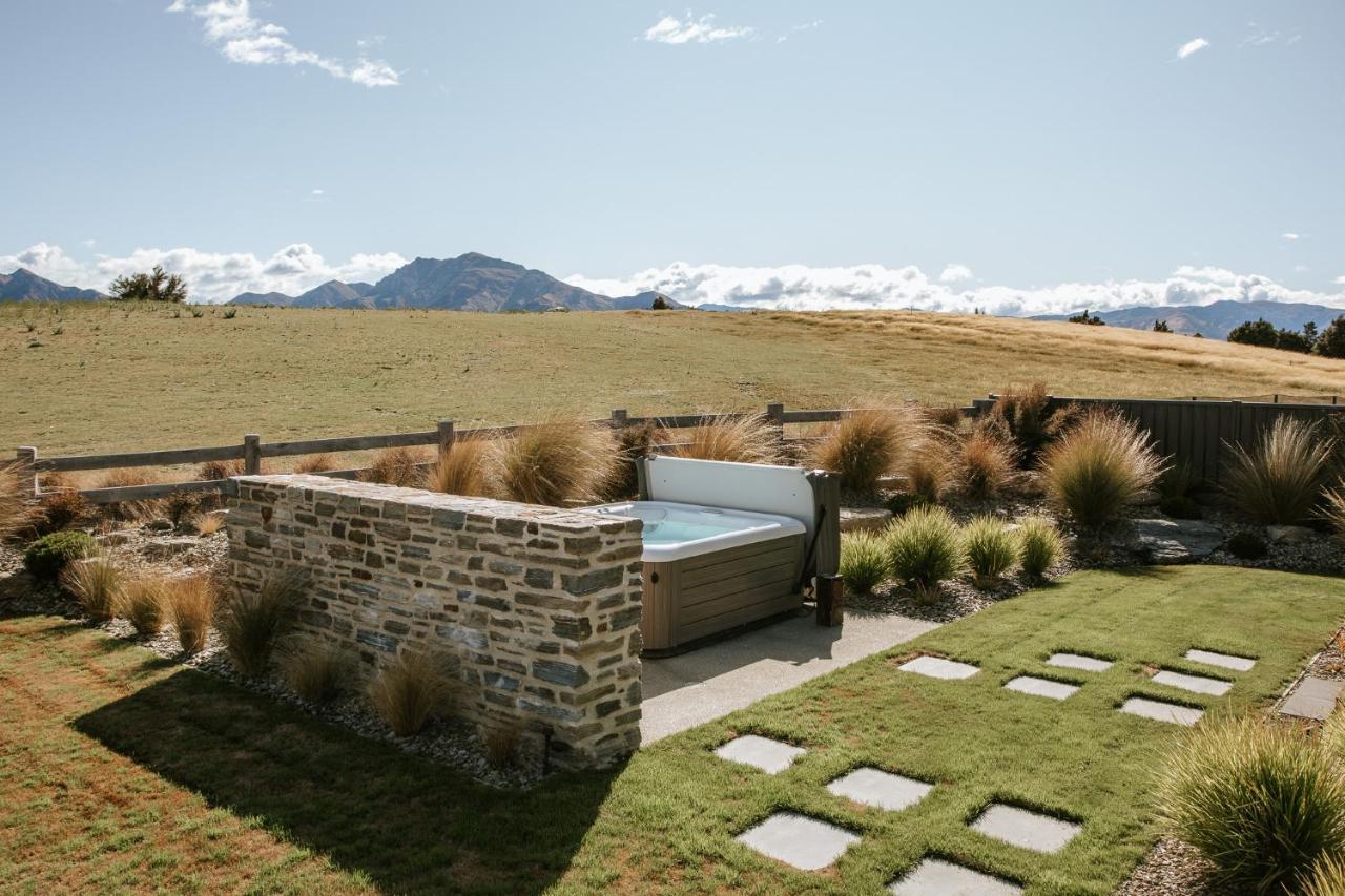 Bull Ridge Retreat - Sleeps 6 - Pool - Sauna - Mountain Views *