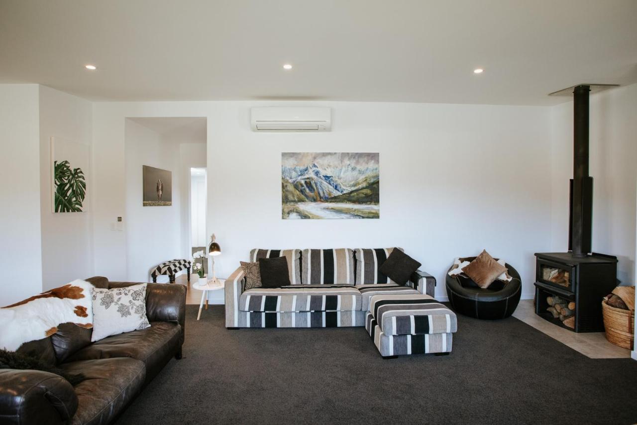 Bull Ridge Retreat - Sleeps 6 - Pool - Sauna - Mountain Views
