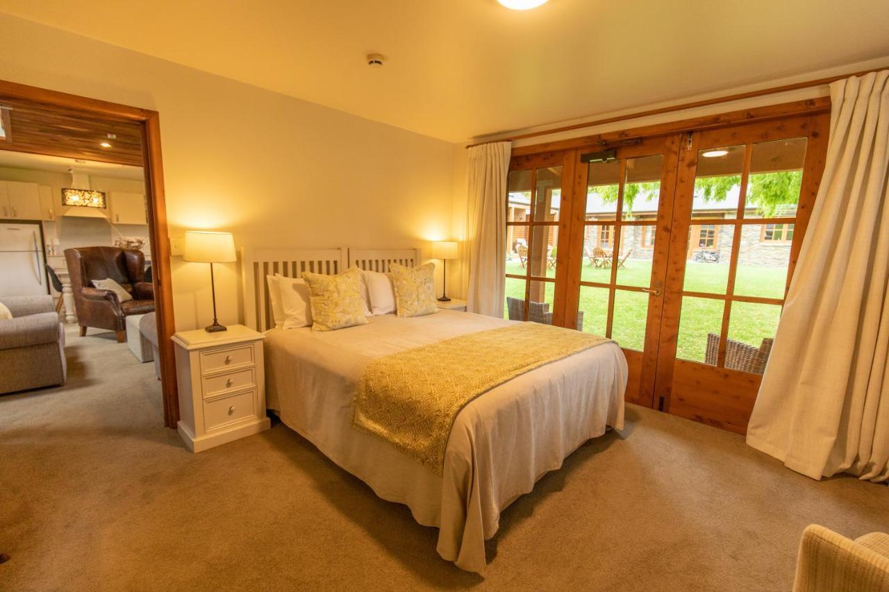 Bed & Breakfast Homestead &