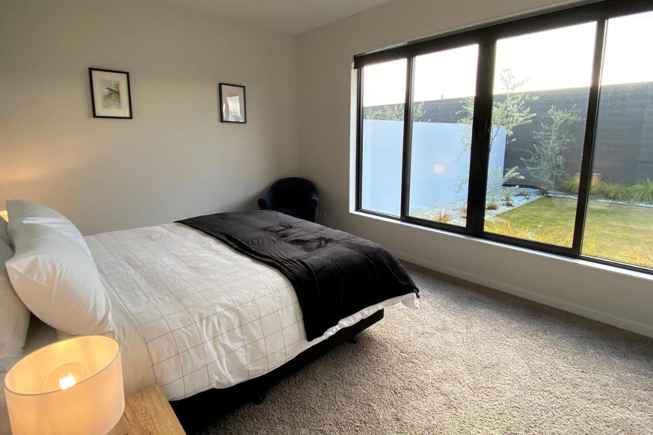 Modern Fully Fenced Stackbrae Holiday home *