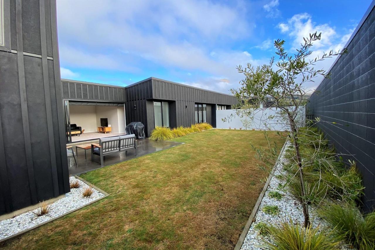 Holiday home Modern Fully Fenced Stackbrae *