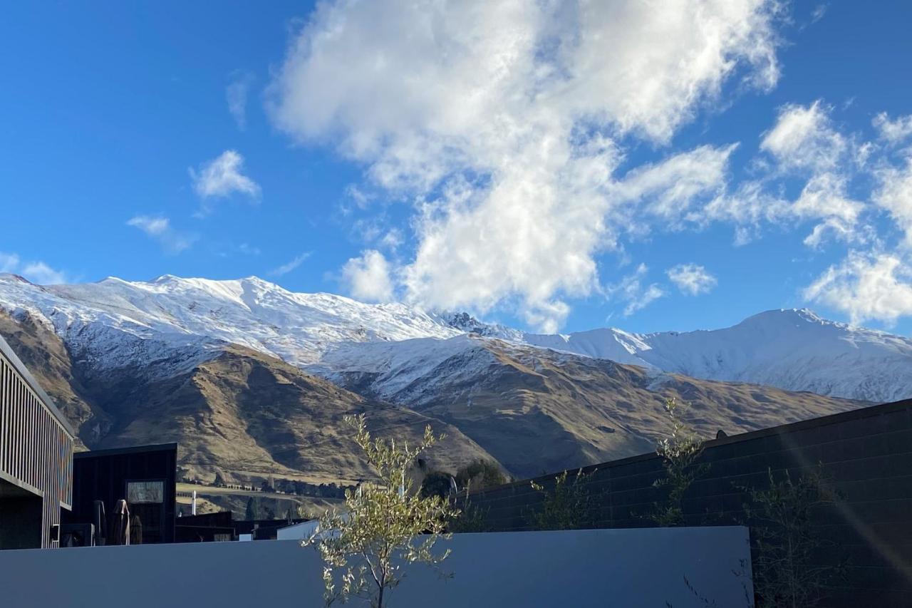 Modern Fully Fenced Stackbrae Holiday home Wanaka