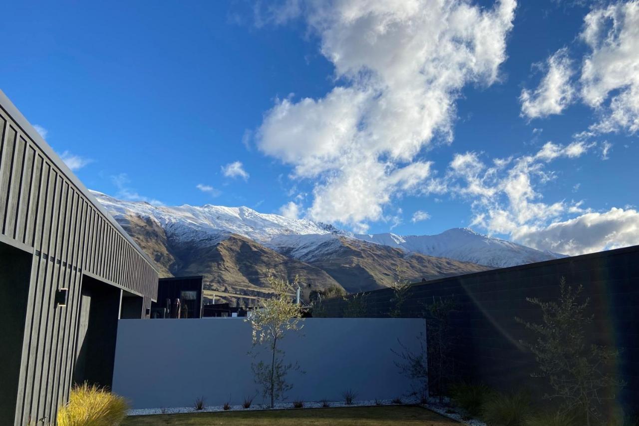 Modern Fully Fenced Stackbrae Wanaka