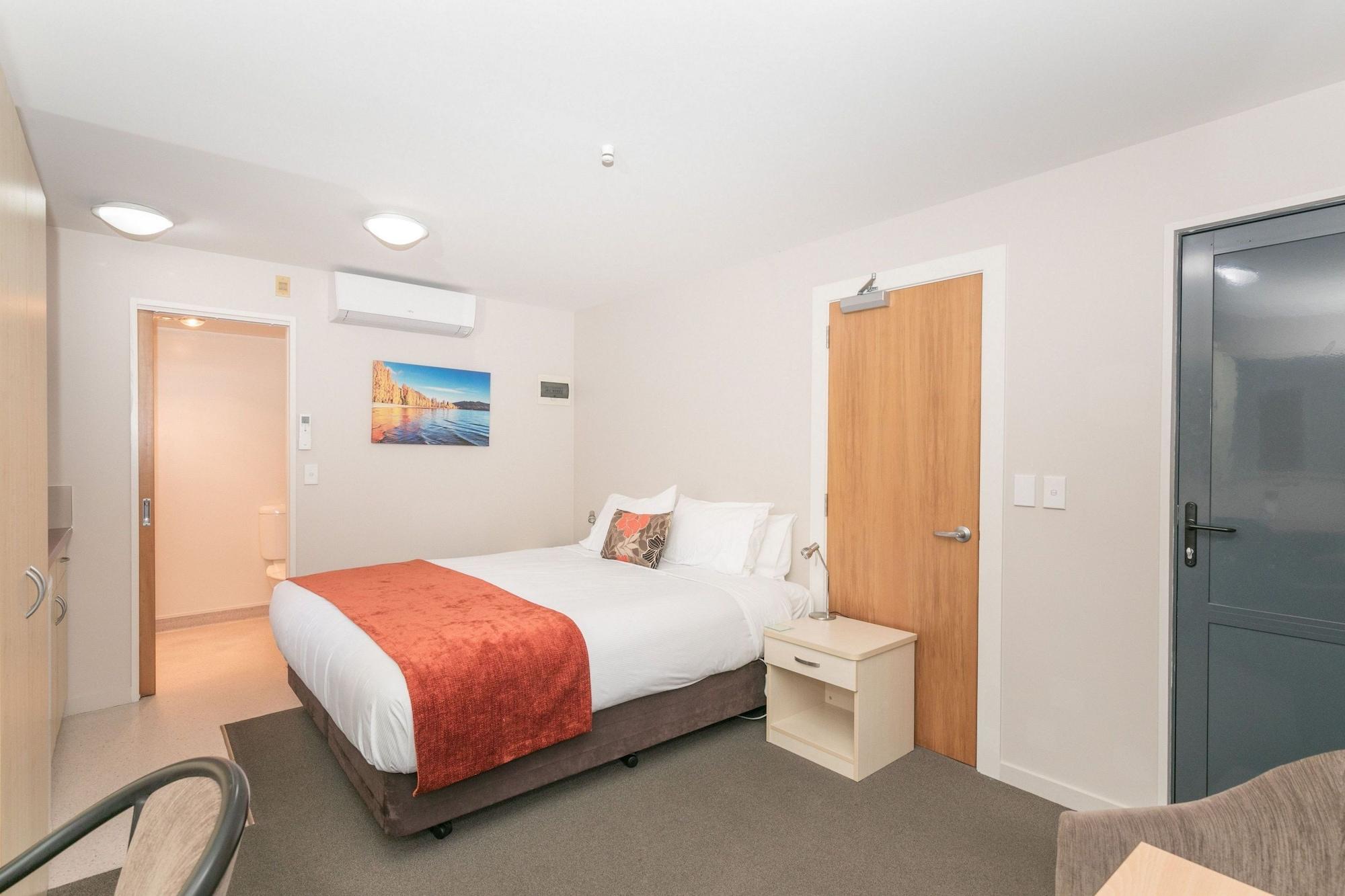 Bella Vista Motel 4*