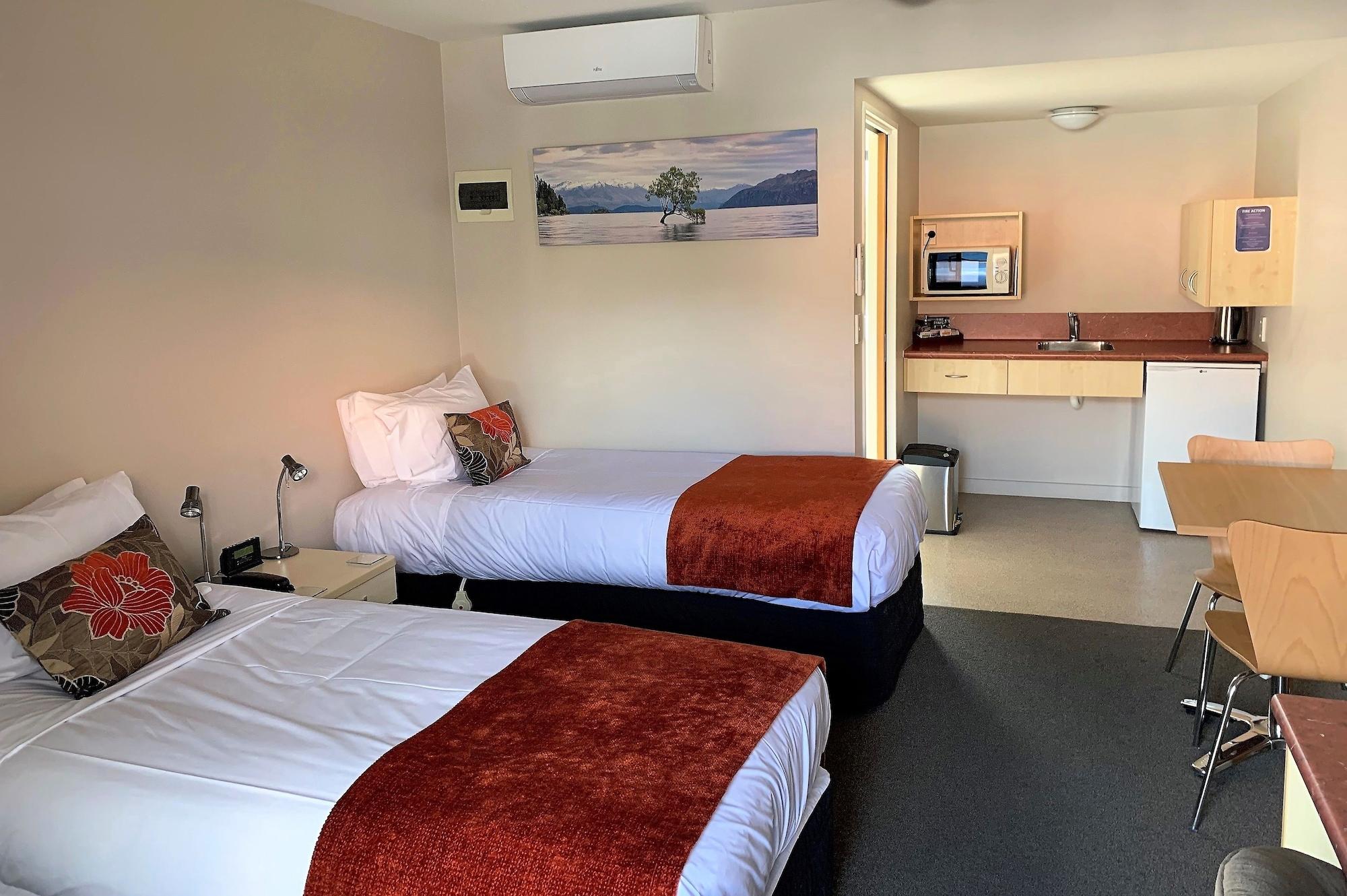 Bella Vista Motel 4*