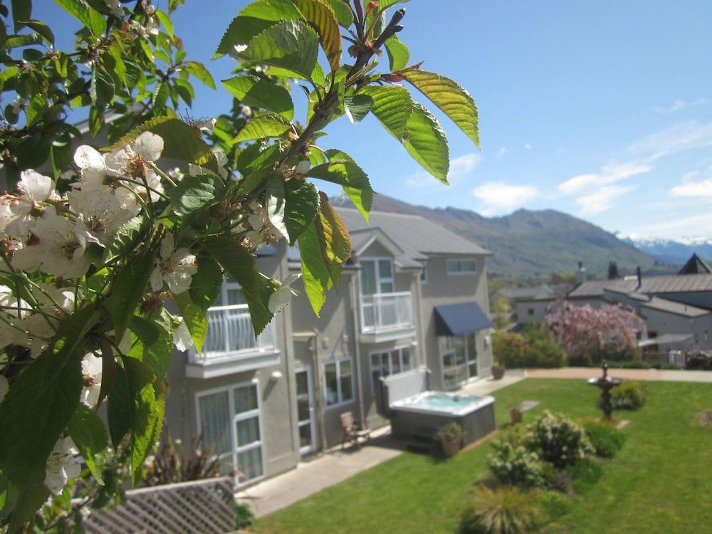 Lake Wanaka Lodge