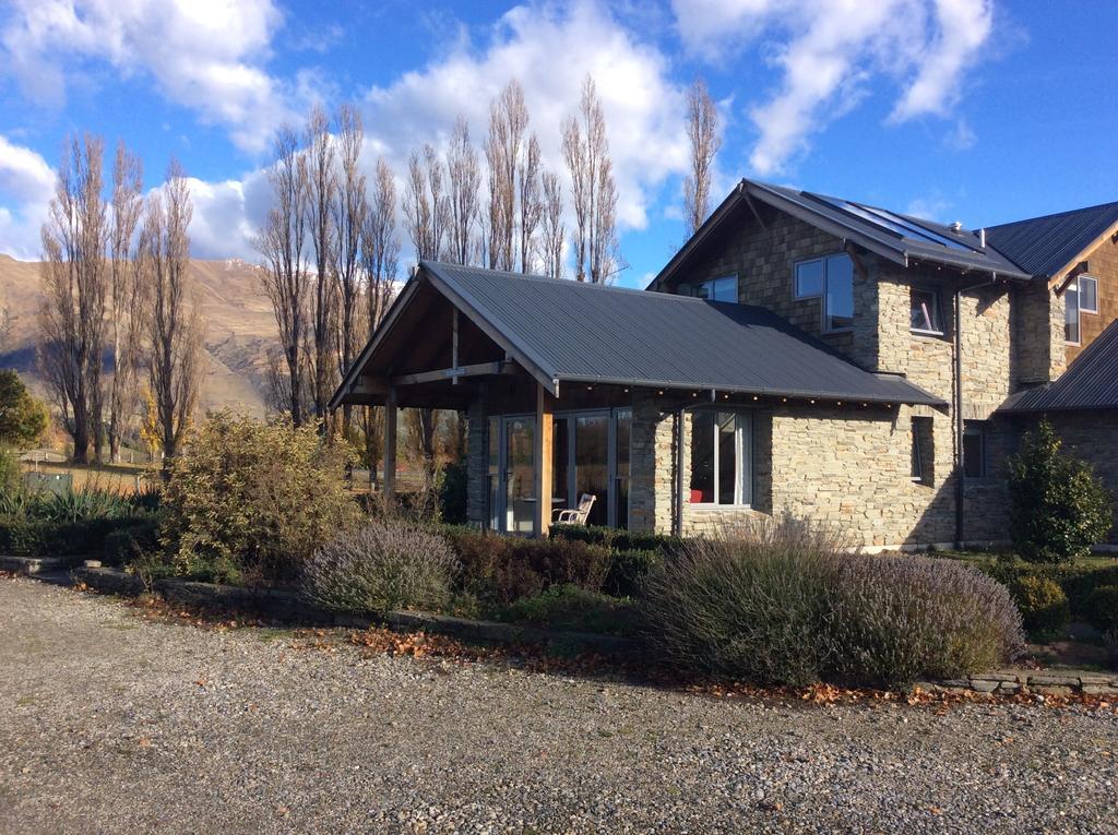 Golfcourse Road And Wanaka