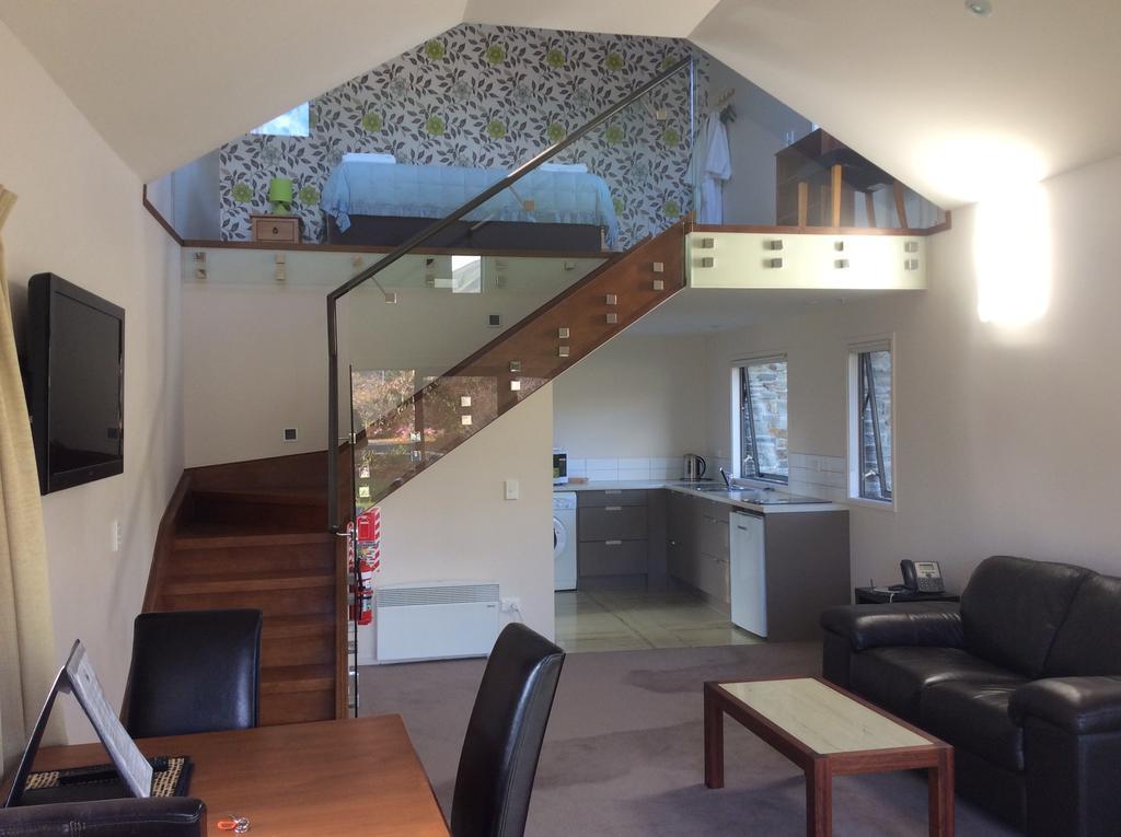 Golfcourse Road And 4* Wanaka