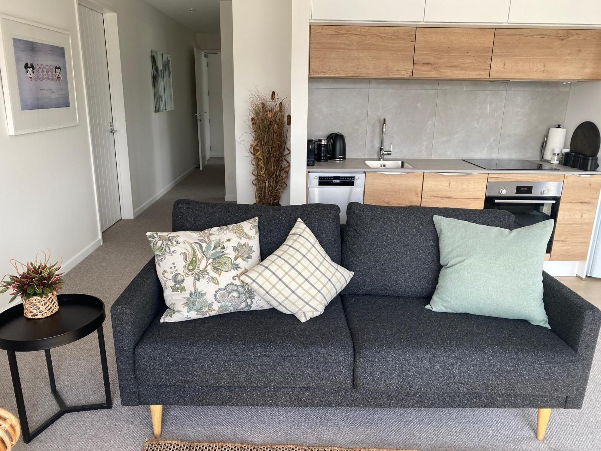 Views - New With To Relax * Wanaka