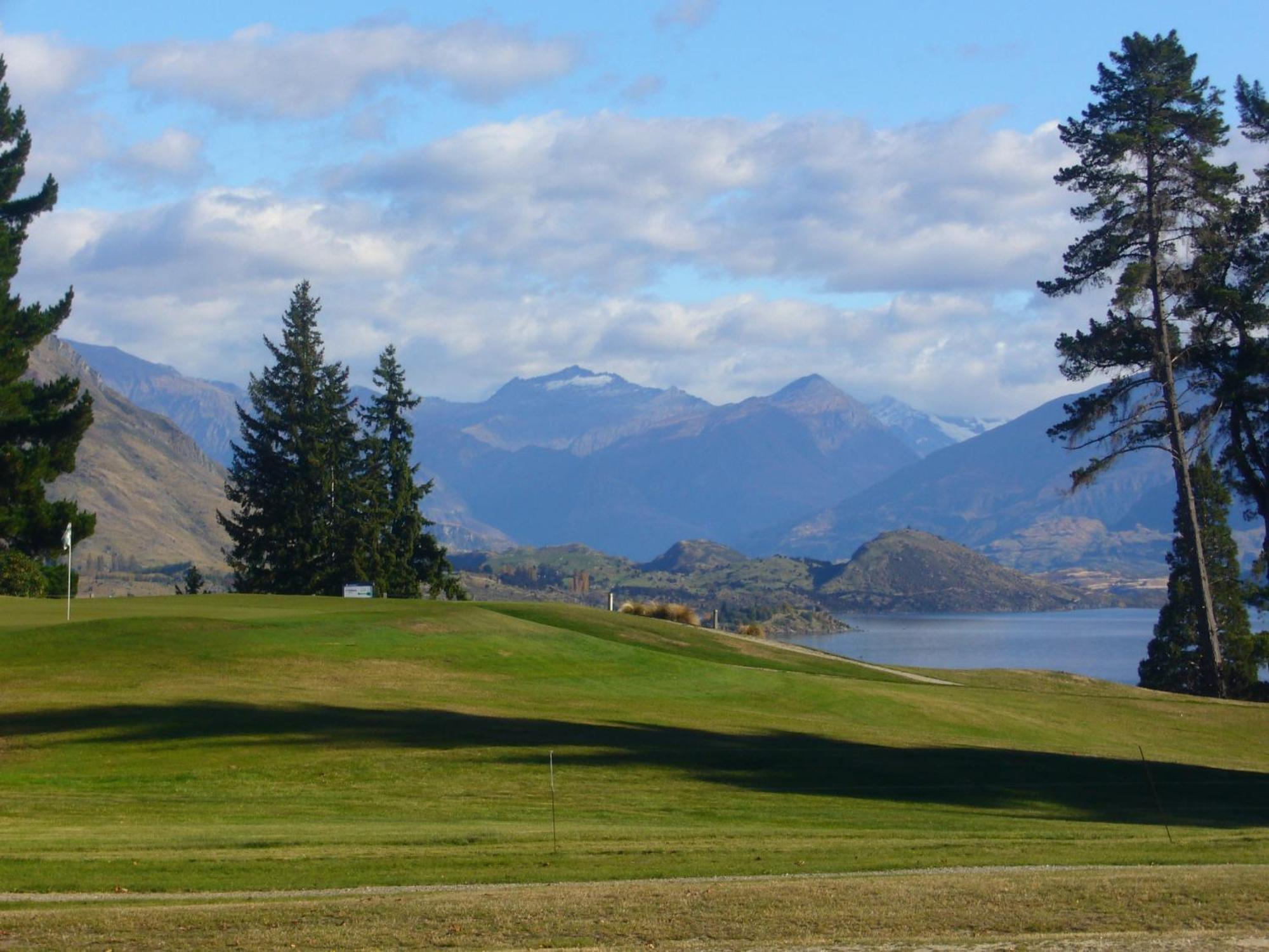 Golfcourse Road And Wanaka