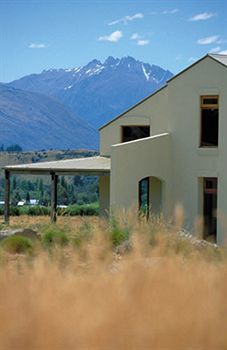 Riverrun Lodge *