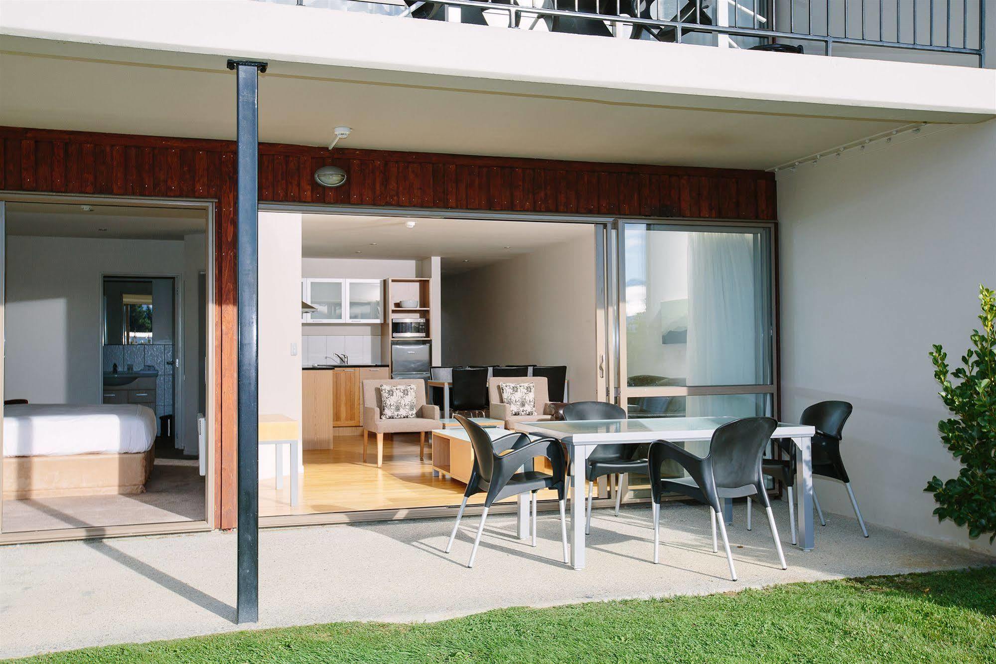 Oakridge Aparthotel 4*