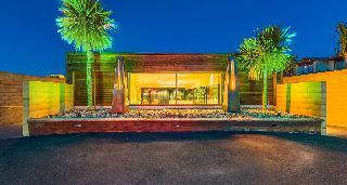 Oakridge Aparthotel