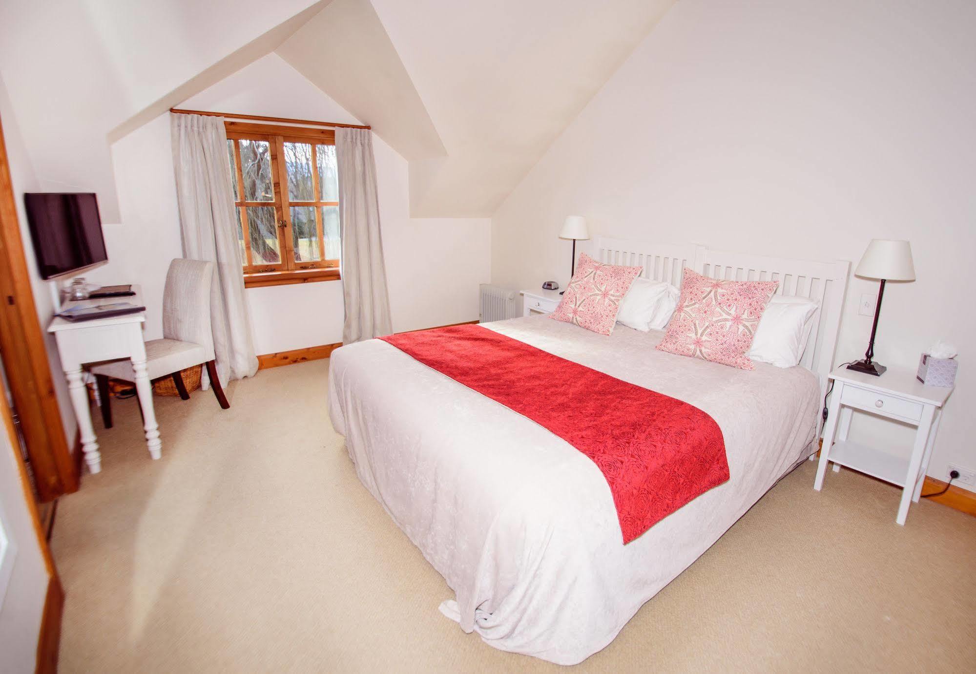 Bed & Breakfast Homestead &