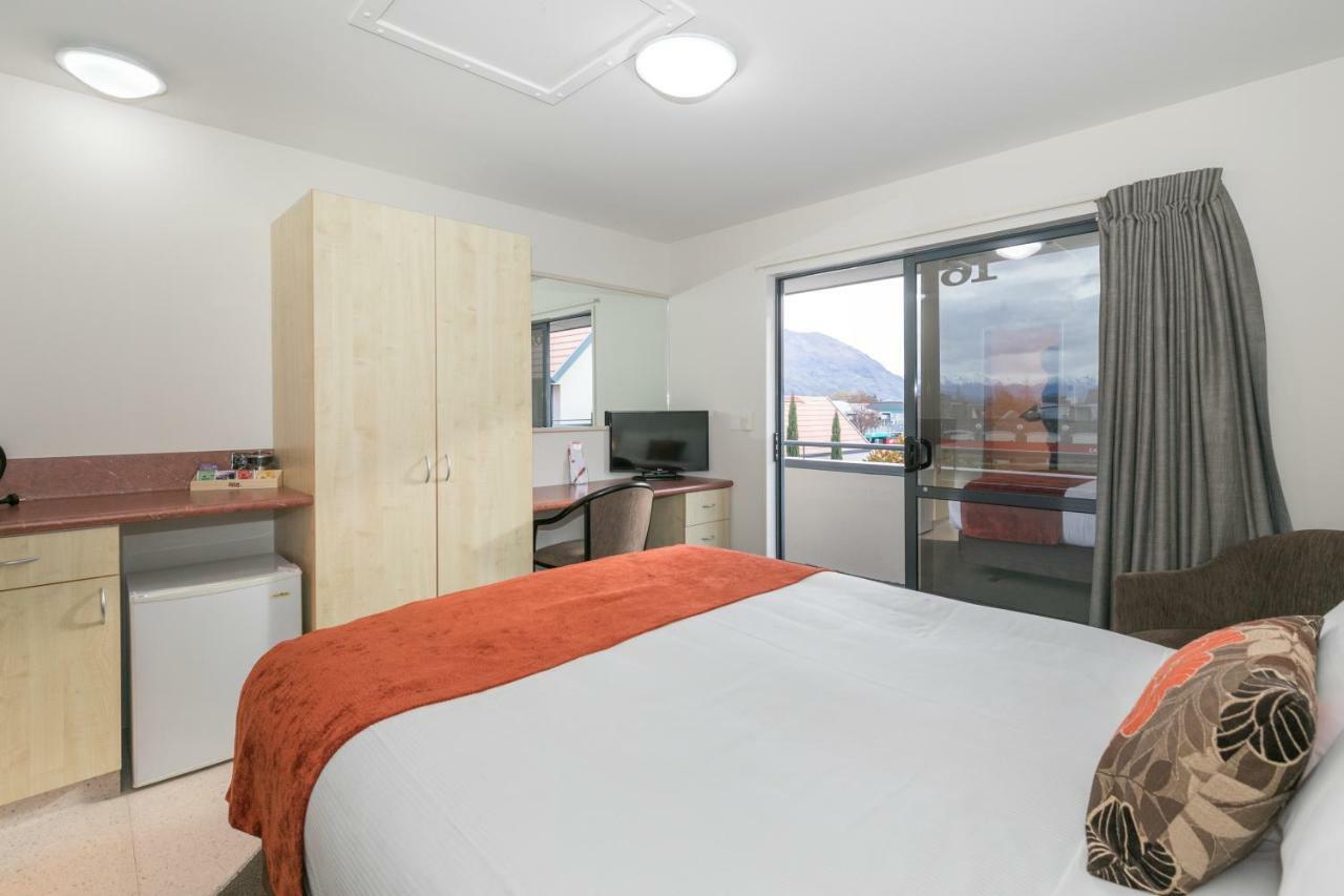 Bella Vista Motel 4*