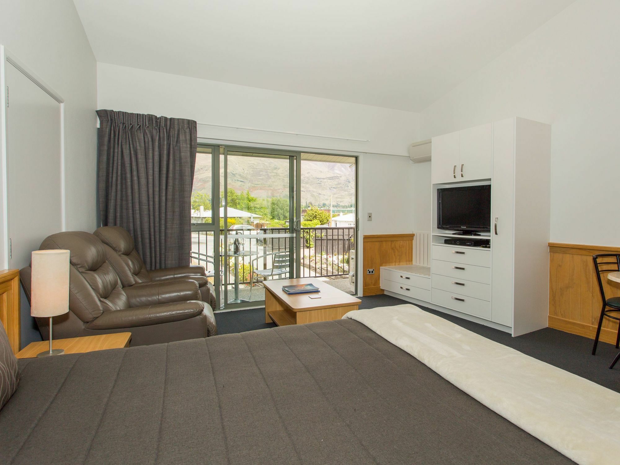 Aparthotel Clearbrook & Serviced 4*